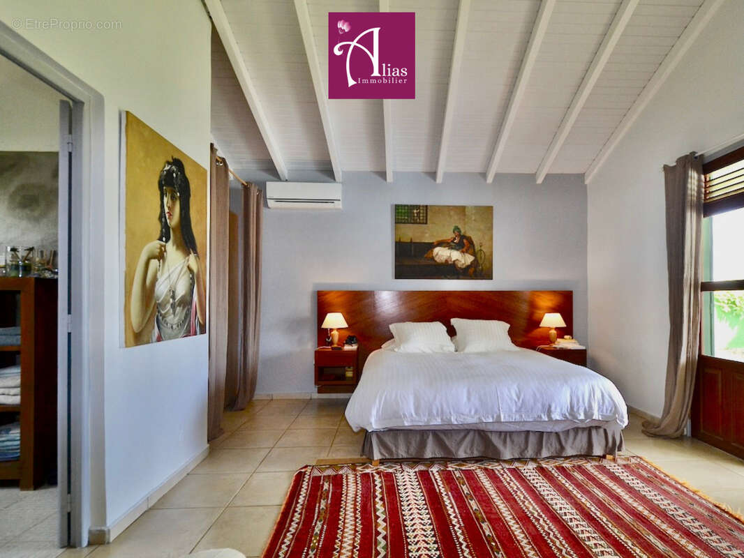 Maison à PETIT-BOURG