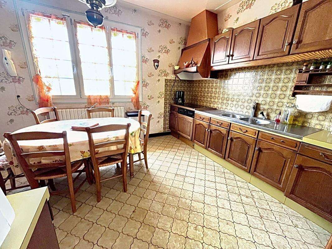 NOAILLES  proche des écoles MAISON de 169m² - photo 3