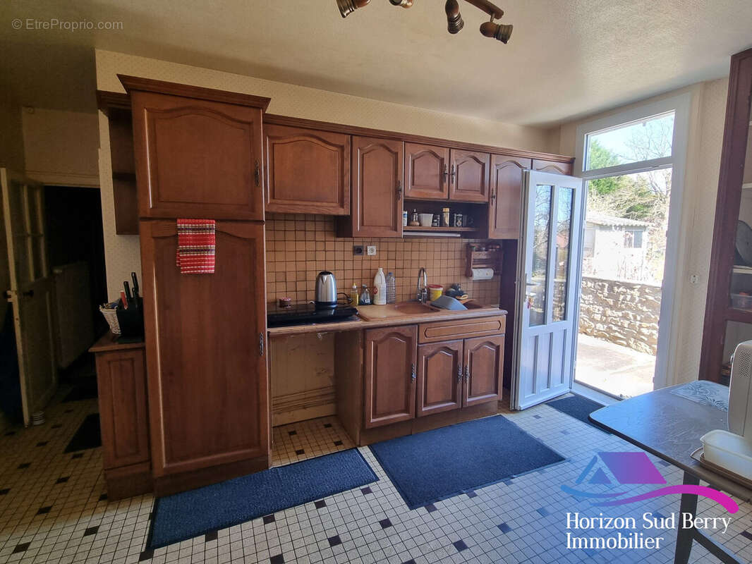 cuisine - Maison à CHASSIGNOLLES