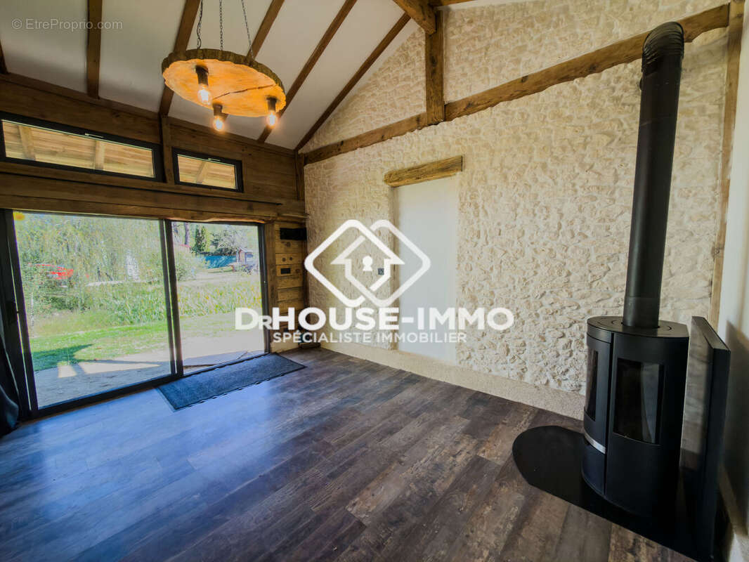 Maison à SAINT-VINCENT-DE-CONNEZAC