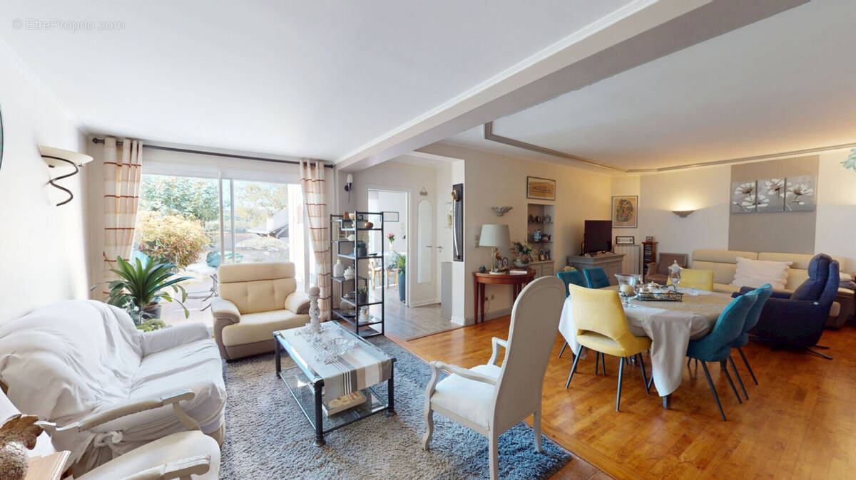 Maison à VILLEBERNIER