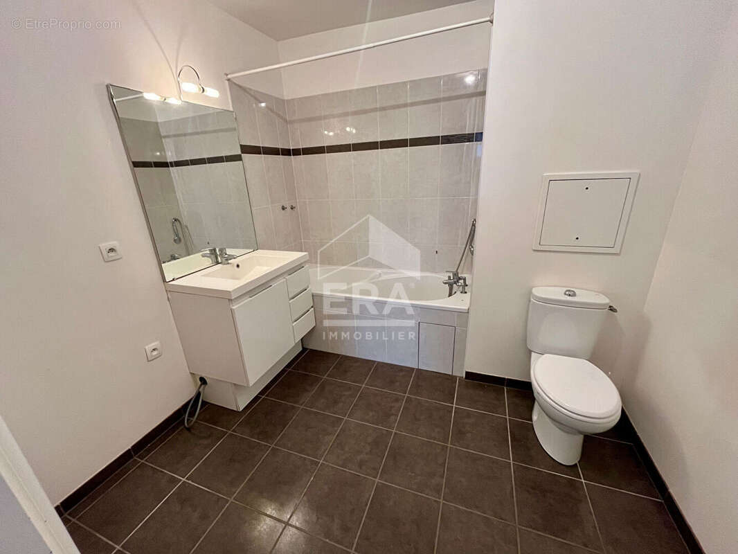 Appartement à LES CLAYES-SOUS-BOIS