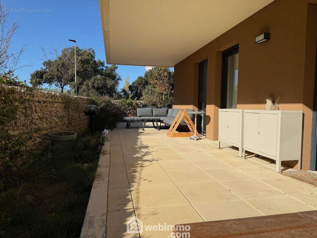 Grande terrasse de 60m² + jardin 12m² - Appartement à CASTRIES