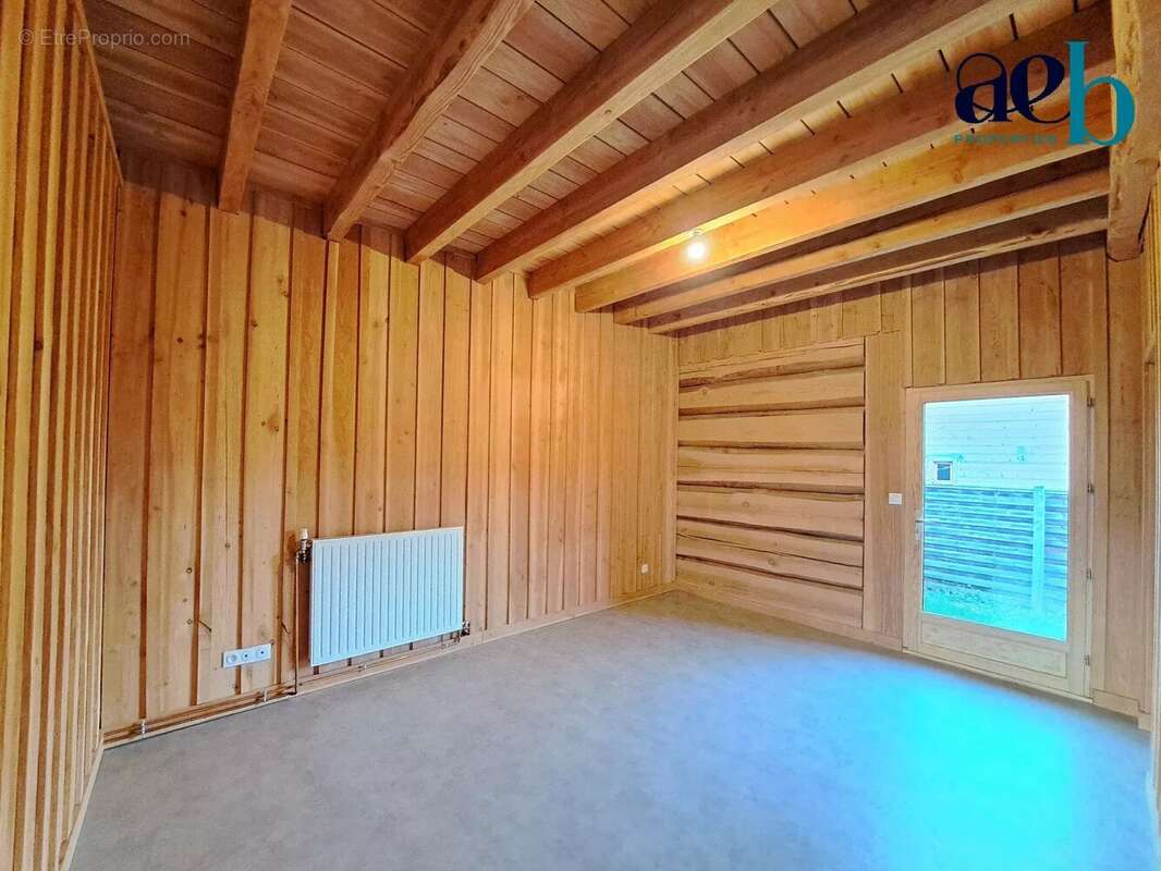 Appartement à COURTERANGES