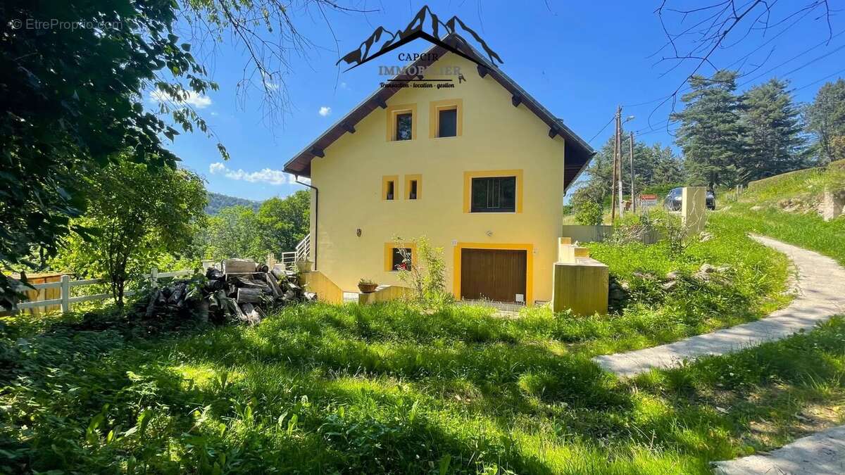 Maison 4 faces avec jardin - QUERIGUT - photo 6