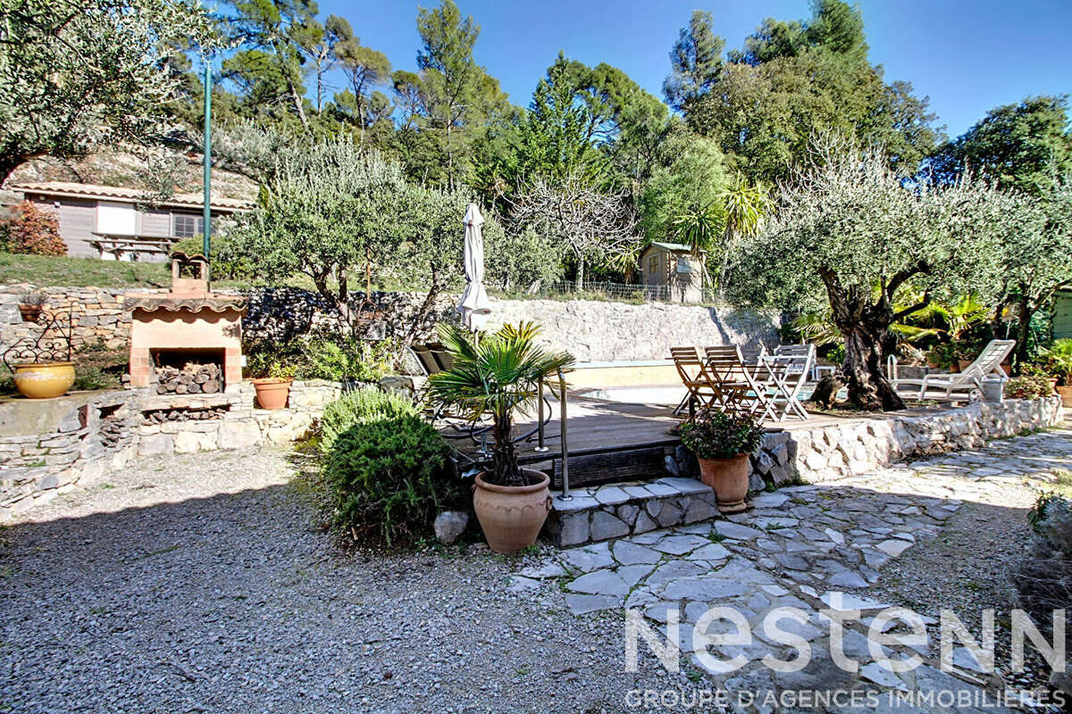 A VENDRE ! MAISON A  FIGANIERES - 81 m² environ + dépendance de 16 m² sur un terrain de 4495m² avec piscine - photo 18