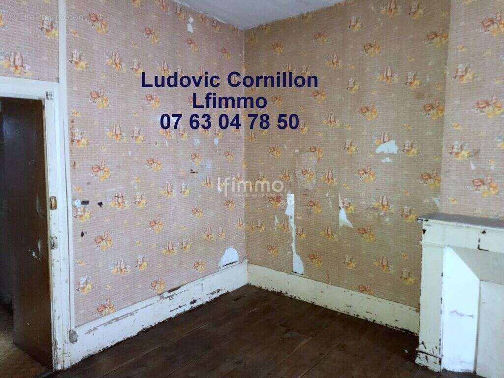 Maison à PIERRE-BUFFIERE