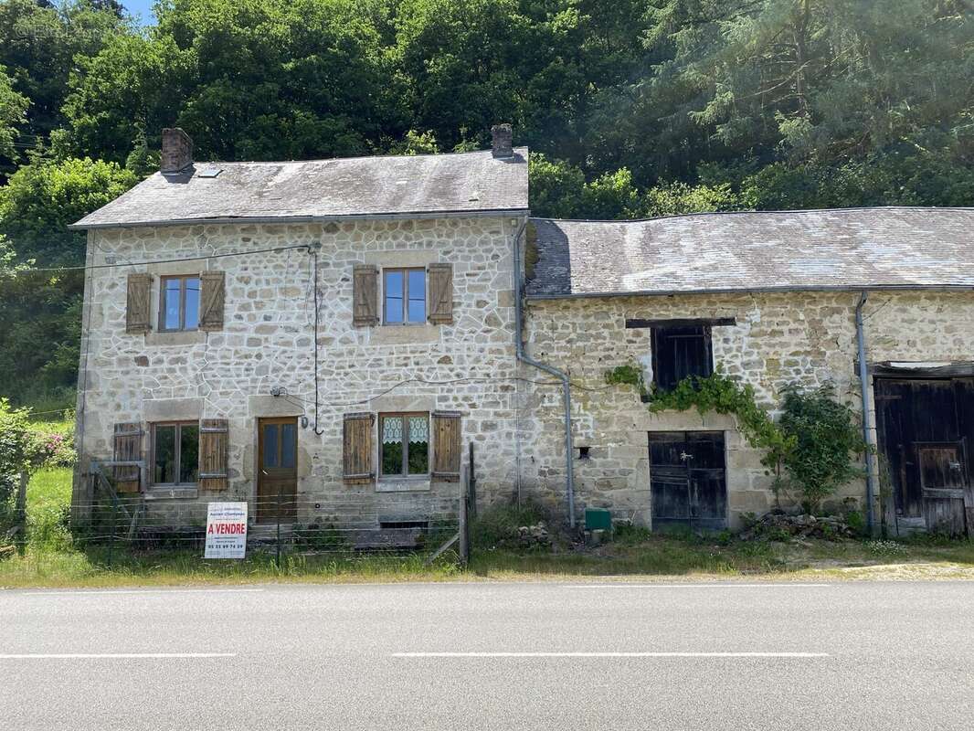 Maison à EYMOUTIERS