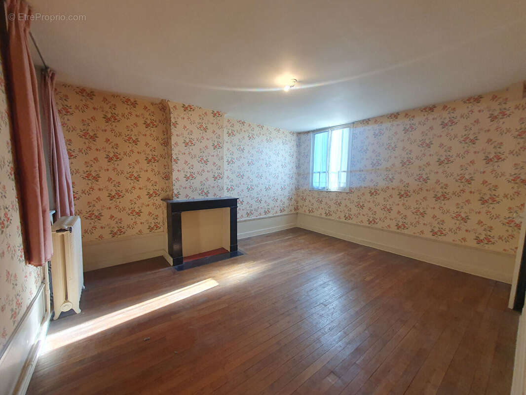 Maison à SAINT-QUENTIN