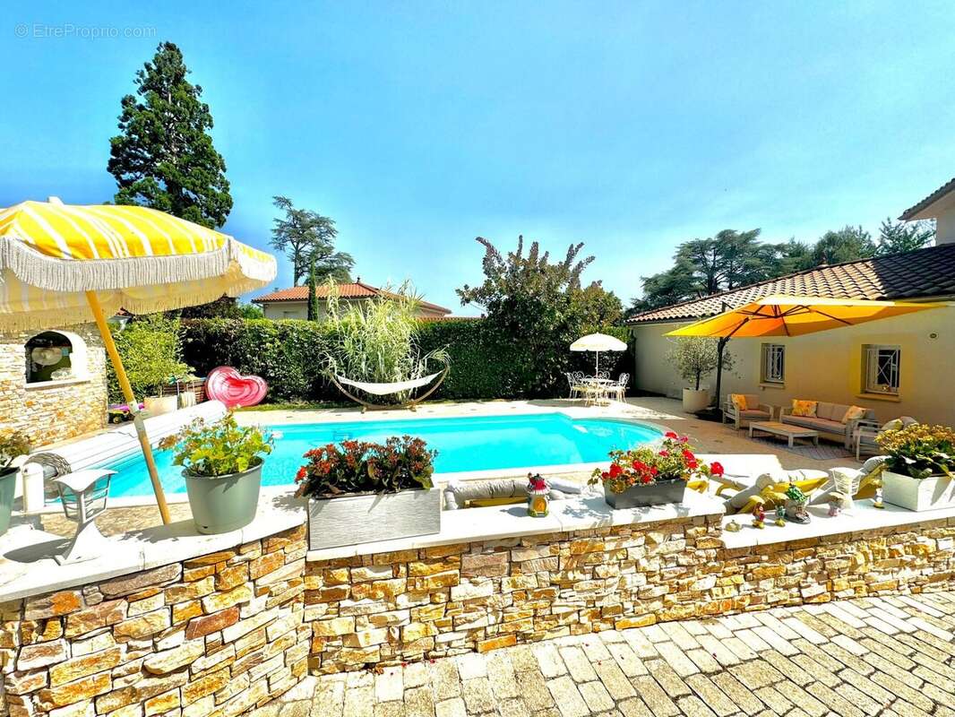 Maison à SAINT-PRIEST-EN-JAREZ