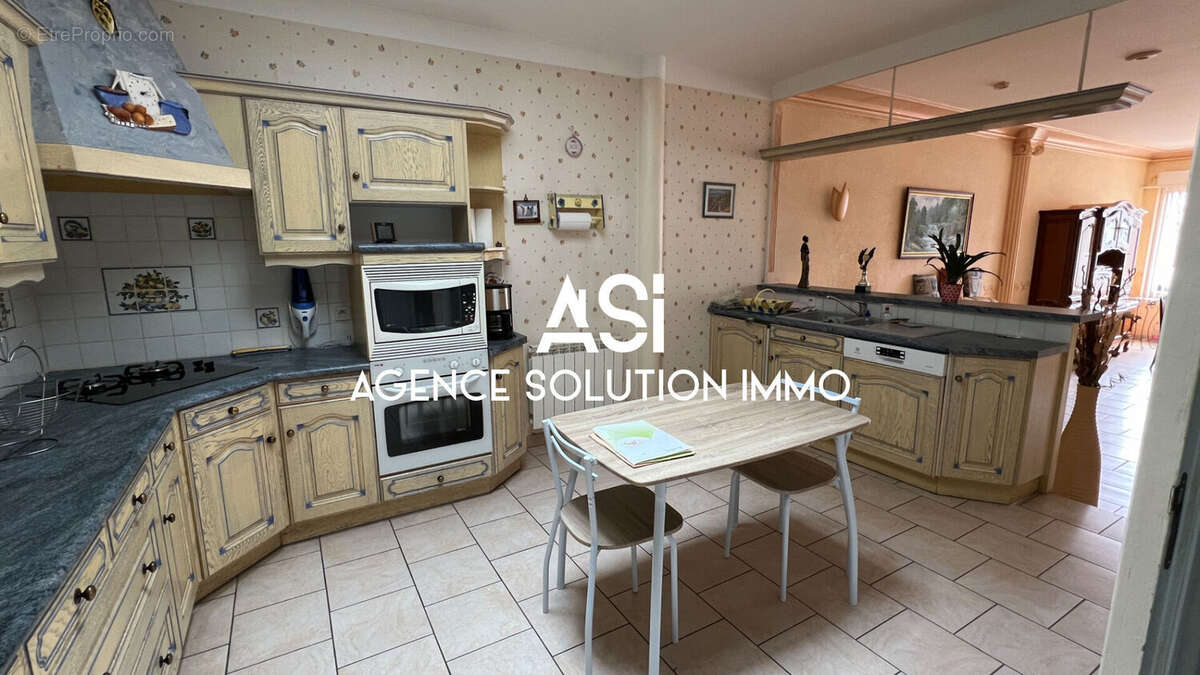 Maison de ville 6p 4ch  128 m2 -  Garage 26 m2 et jardin  90m2 - photo 6