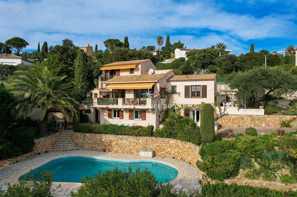 Maison à LES ISSAMBRES