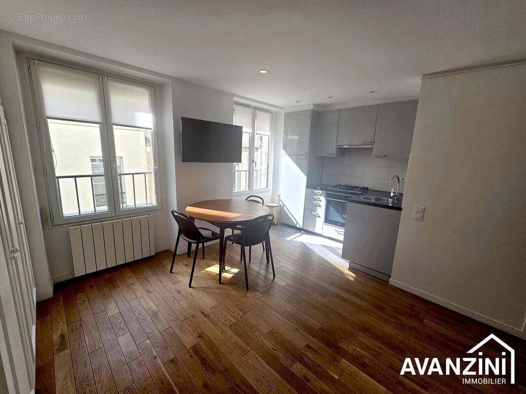 Appartement à PARIS-2E
