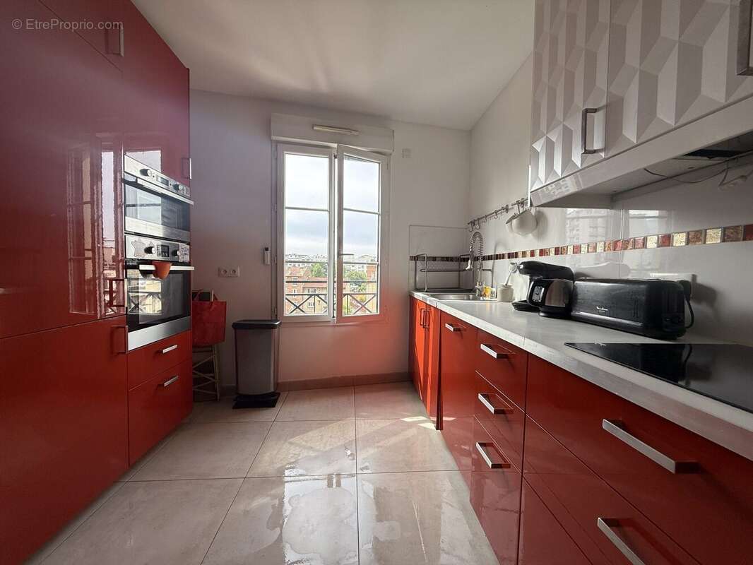 Appartement à COURBEVOIE