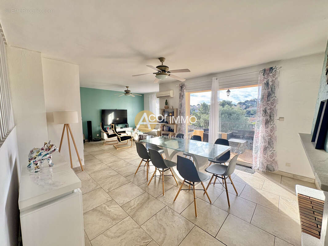 La Seyne, Grande maison d'habitation divisée en deux appartements au calme - photo 5