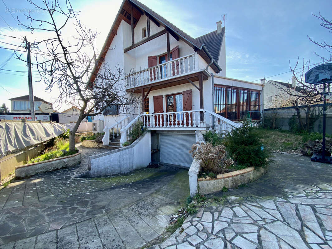 Maison à LE BLANC-MESNIL