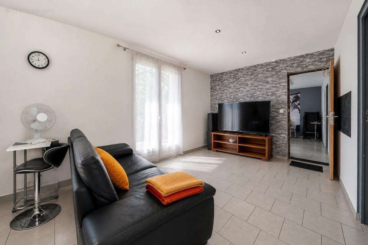 Spacieuse maison avec 7 chambres à Boussens - photo 4