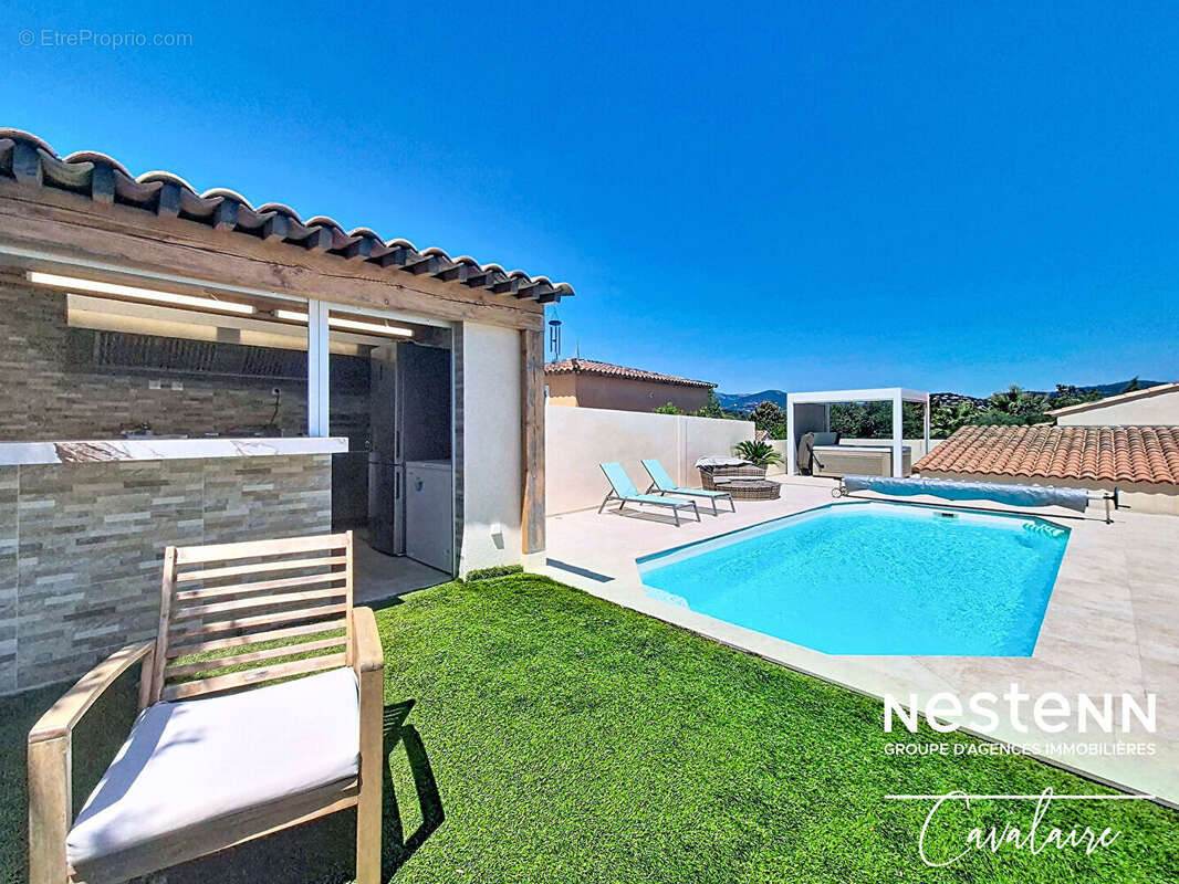 Maison contemporaine à Cogolin aux prestations de qualité, 3 chambres + studio indépendant, piscine et SPA et double garage - photo 12