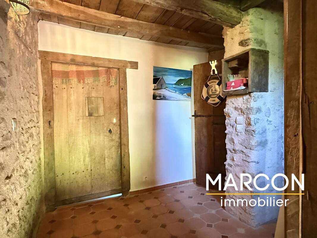 Belle fermette de 176 m² - Secteur JARNAGES - photo 17