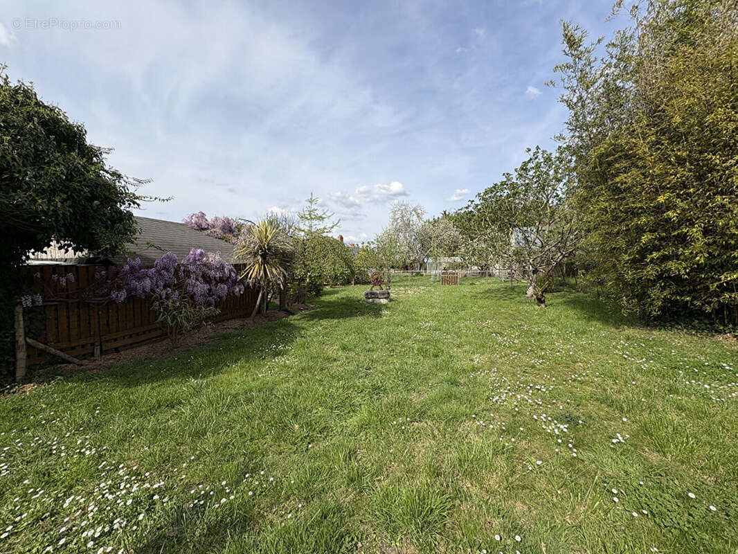 Maison à SAINT-CLEMENT-DES-LEVEES