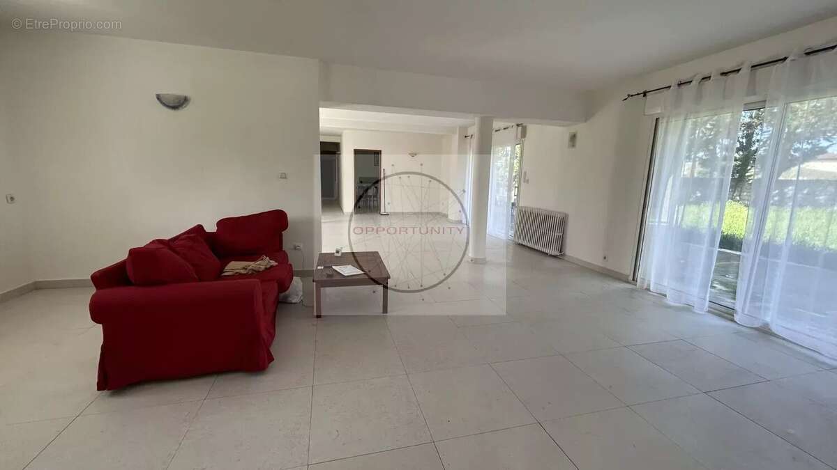 Maison 10 pièces 326 m² à vendre à Montauban (82000) - photo 3