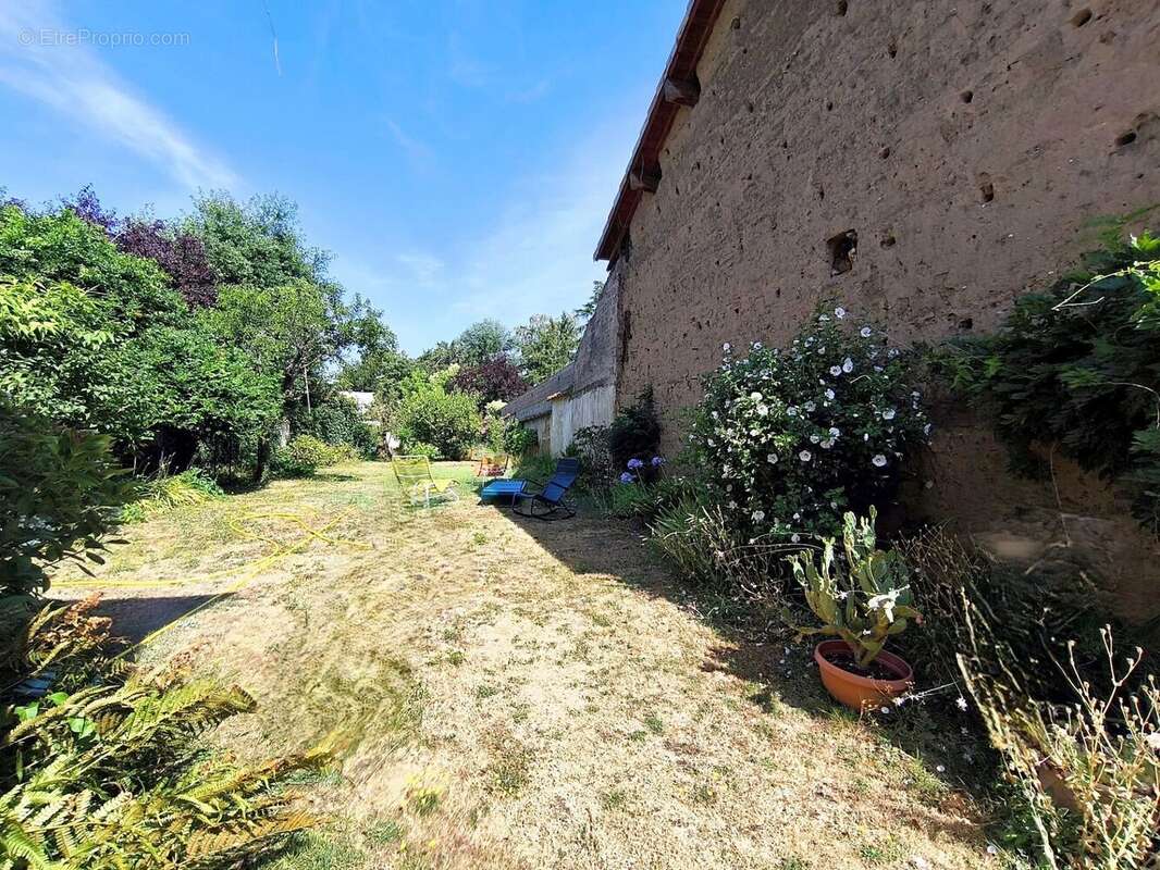 THOISSEY – Maison de village de caractère - photo 3