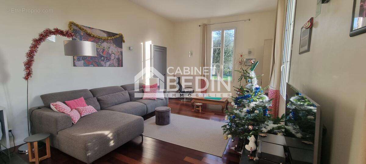 Maison à CUBZAC-LES-PONTS