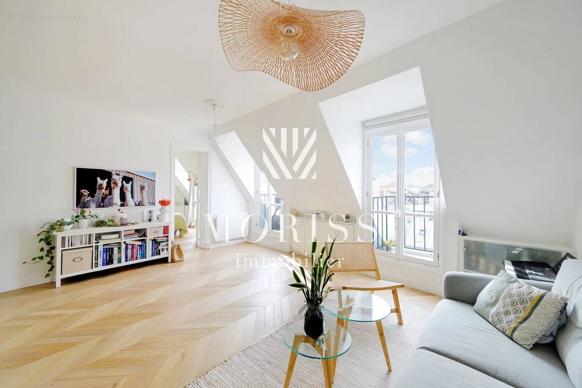Appartement à PARIS-8E