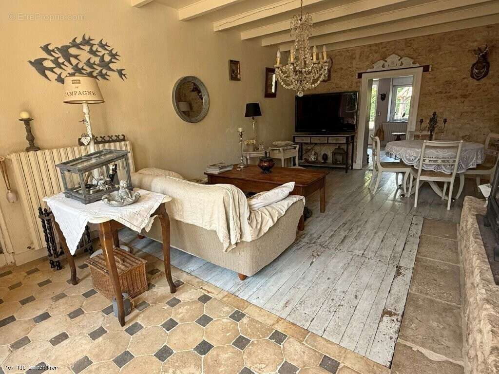 Maison à VILLEFAGNAN