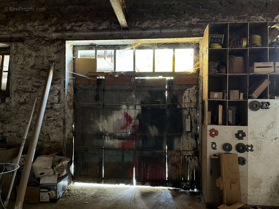 Commerce à SAINT-JUNIEN