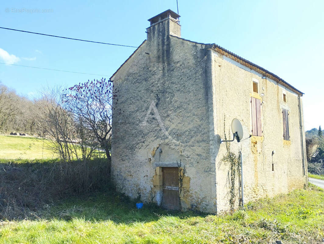 Terrain à PUY-L&#039;EVEQUE