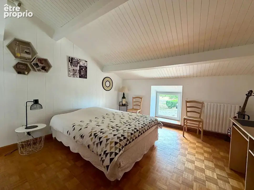 Magnifique propriété de caractère avec seconde maison, grange en pierre et vastes jardins à proximité de Nanteuil-en-Vallée - photo 13
