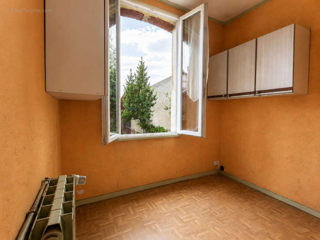 Maison 80 m² à Lussac-Les-Eglises  - photo 8