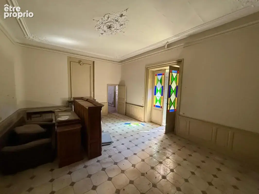 Roquemaure (30150) – hôtel particulier – 460 m² – éléments d’architecture anciens – cour intérieure – garage – terrasse – comble - photo 4
