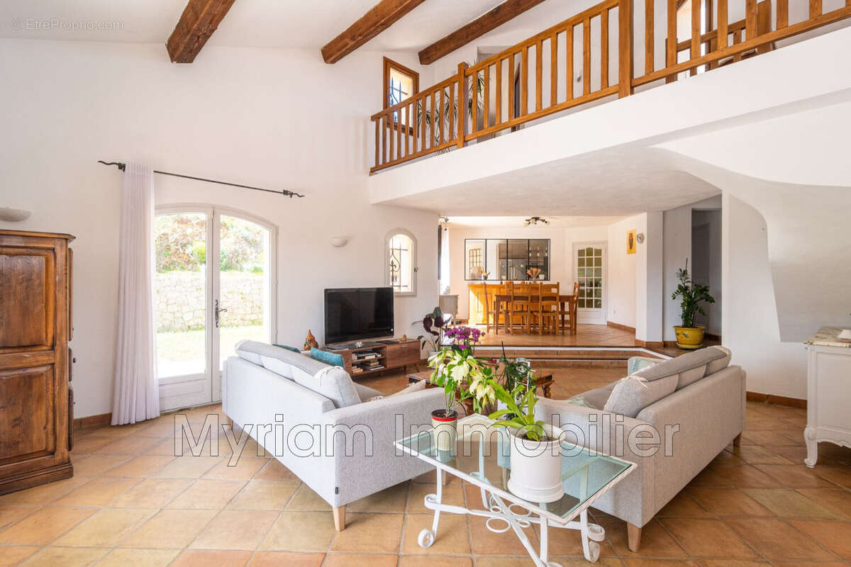 Maison à PEYMEINADE