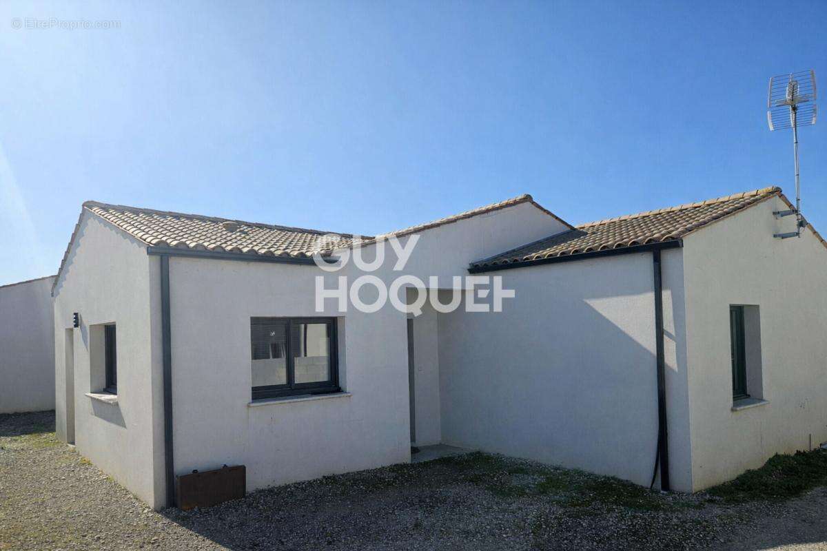 Maison à SURGERES