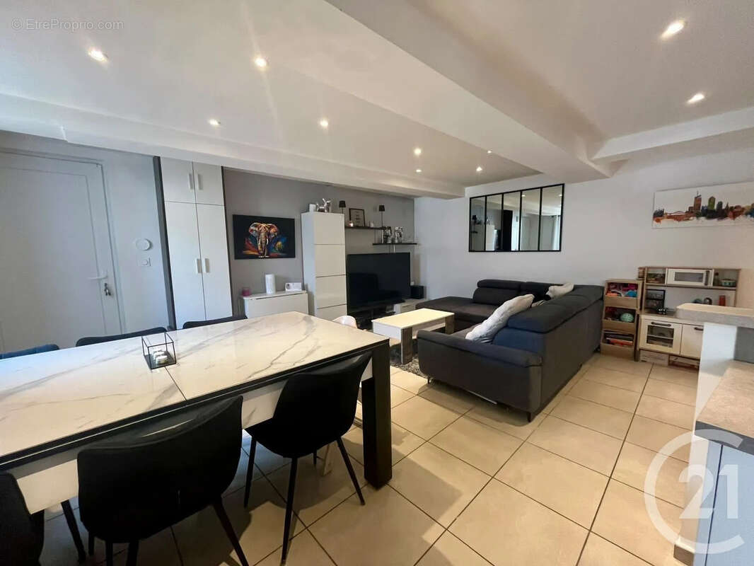 Appartement 58 m² à Villeneuve  - photo 2