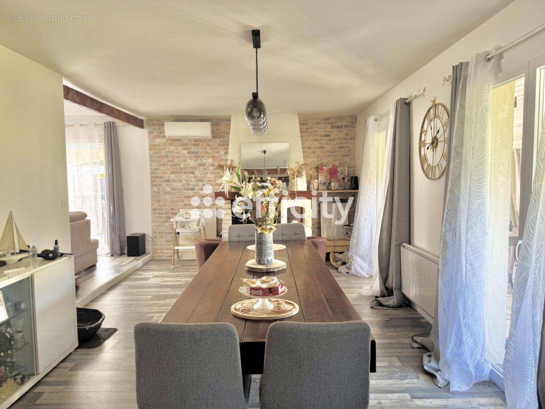 Maison 4 pièces 106 m² à vendre à La Lande-De-Fronsac (33240) - photo 5