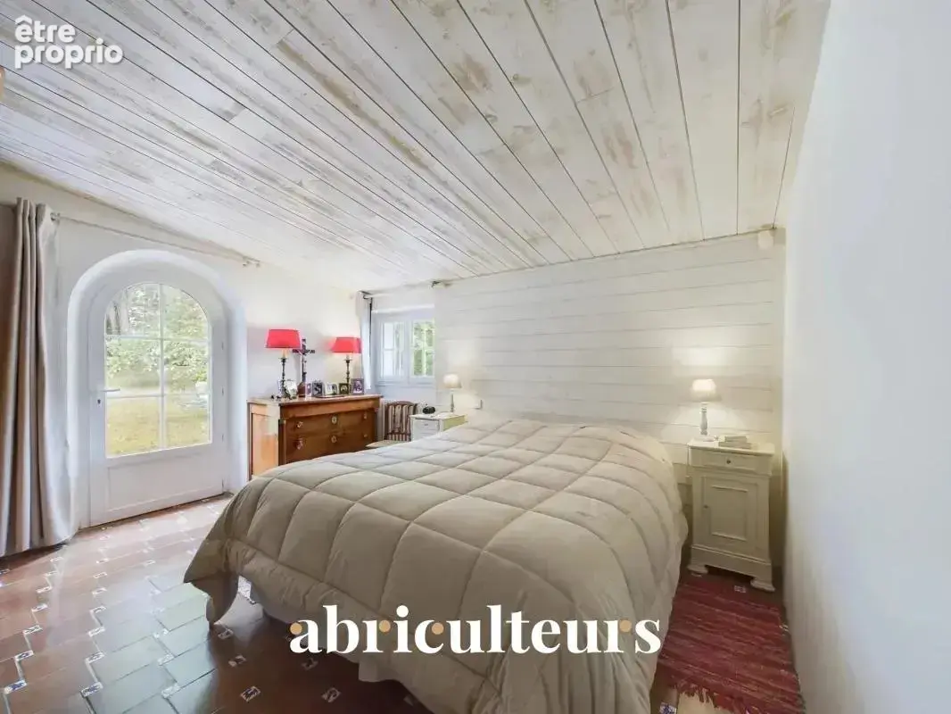 Grande villa de 200m² en front de mer  Très belle parcelle aux multiples possibilités en vente à L'Épine (85740) - photo 6