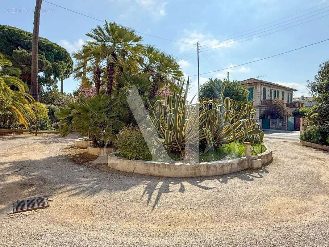 Maison à VALLAURIS