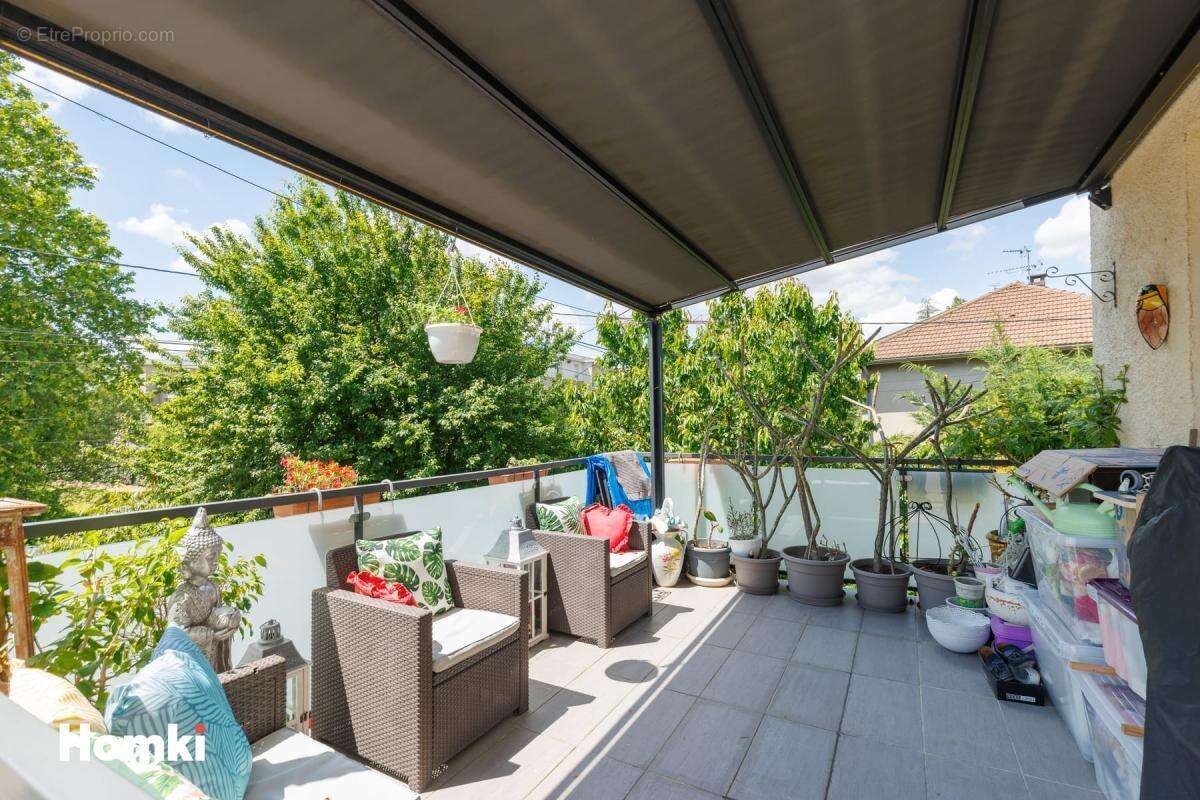 Appartement à SAINT-SYMPHORIEN-D'OZON
