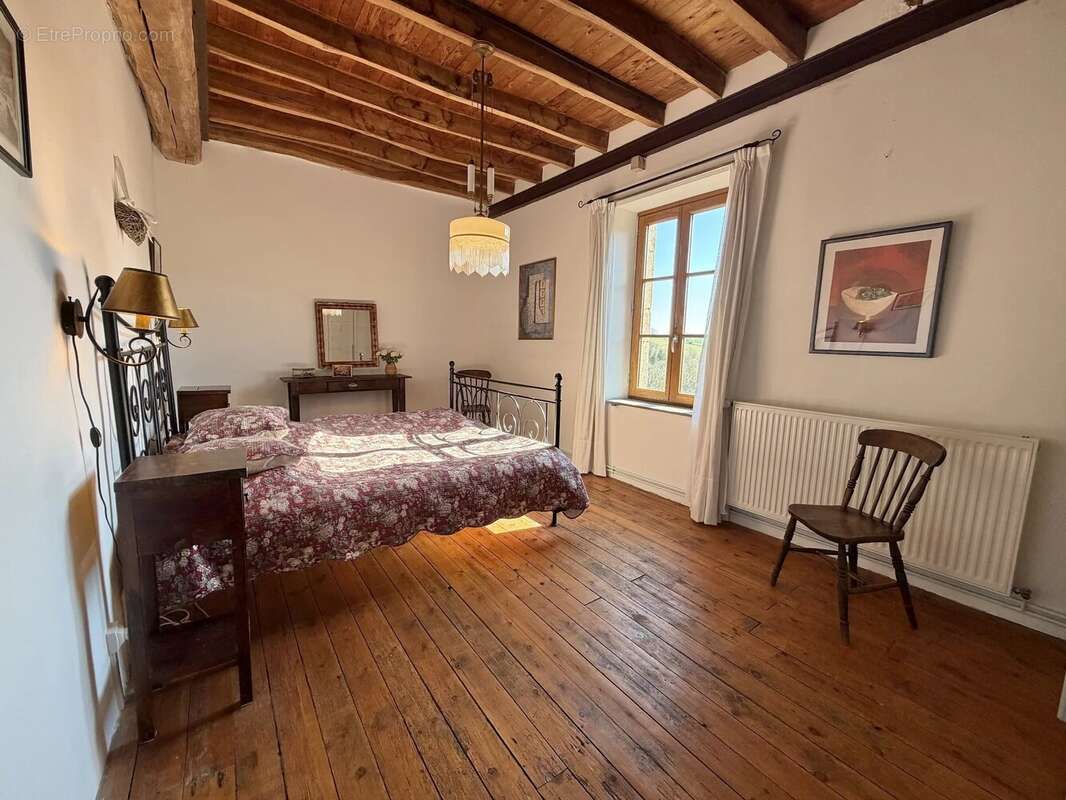 Maison à LAROCHEMILLAY