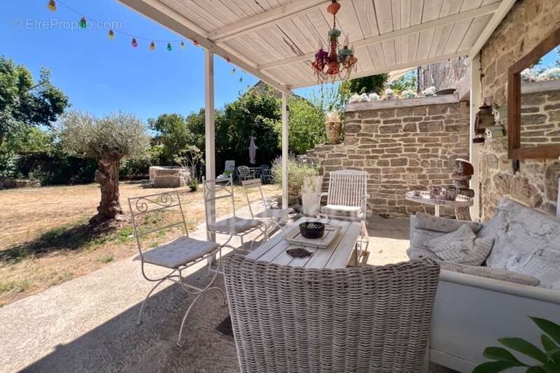 Propriété 203 m² habitables et 265 m² de dépendances - photo 3