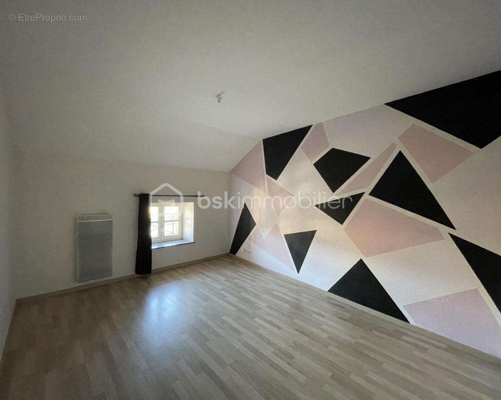 Commerce à DOMREMY-LA-PUCELLE