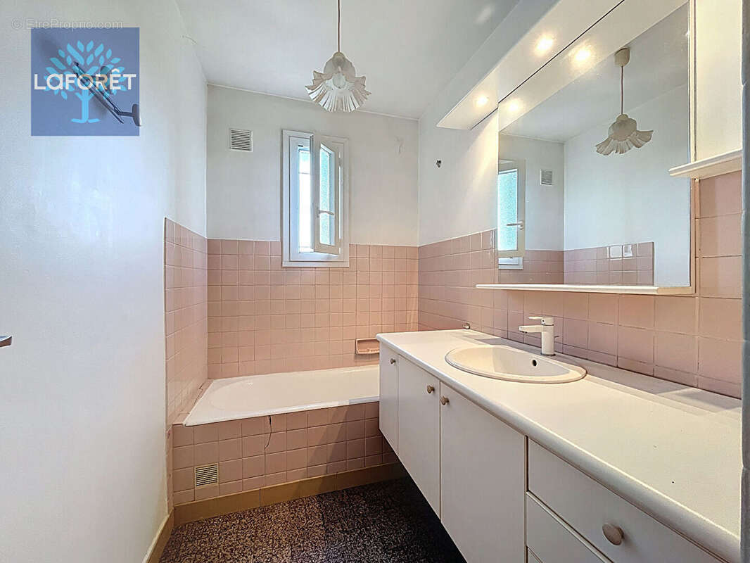 Appartement à SAINT-GENIS-LAVAL