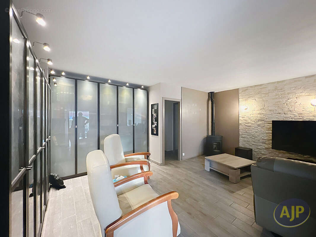 Maison à SAINT-AIGNAN-GRANDLIEU