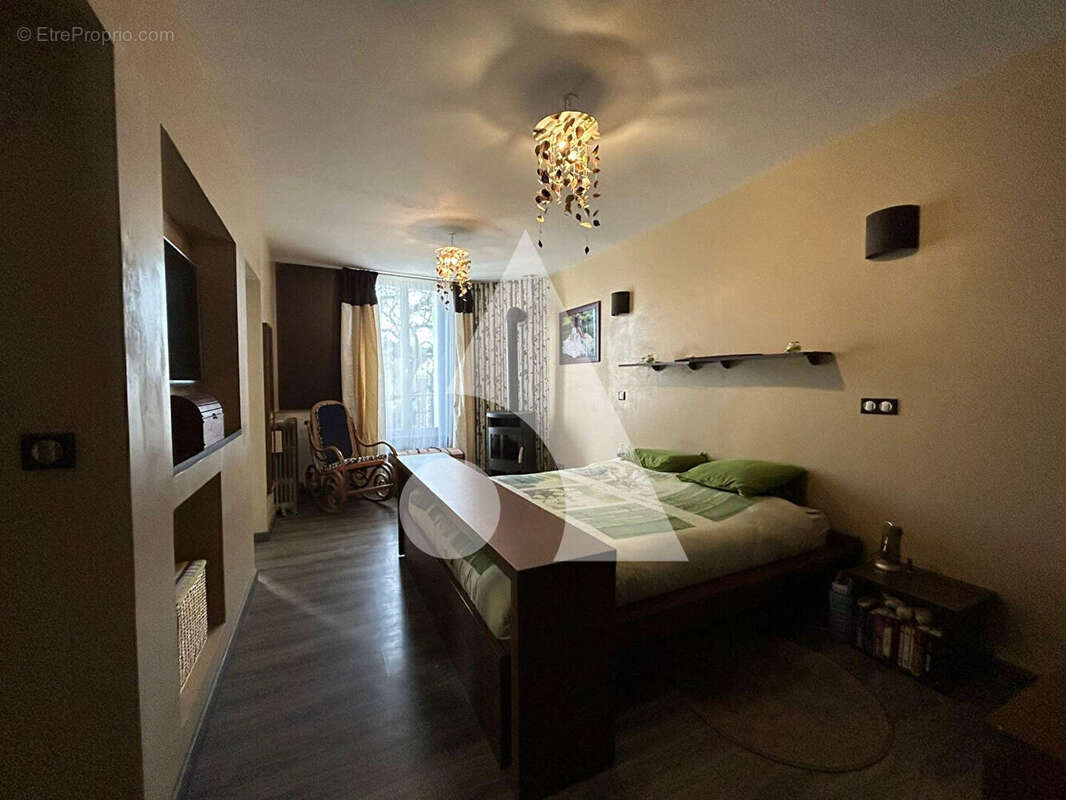 Maison T14 (342 m²) 10 chambres à vendre à LA FERTE SOUS JOUARRE - photo 14