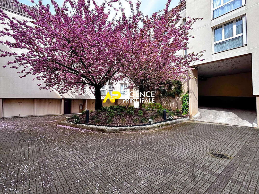 Sartrouville - Le Fresnay Vieux Pays - Appartement 2 pièces 56.61 m2 avec box - photo 4