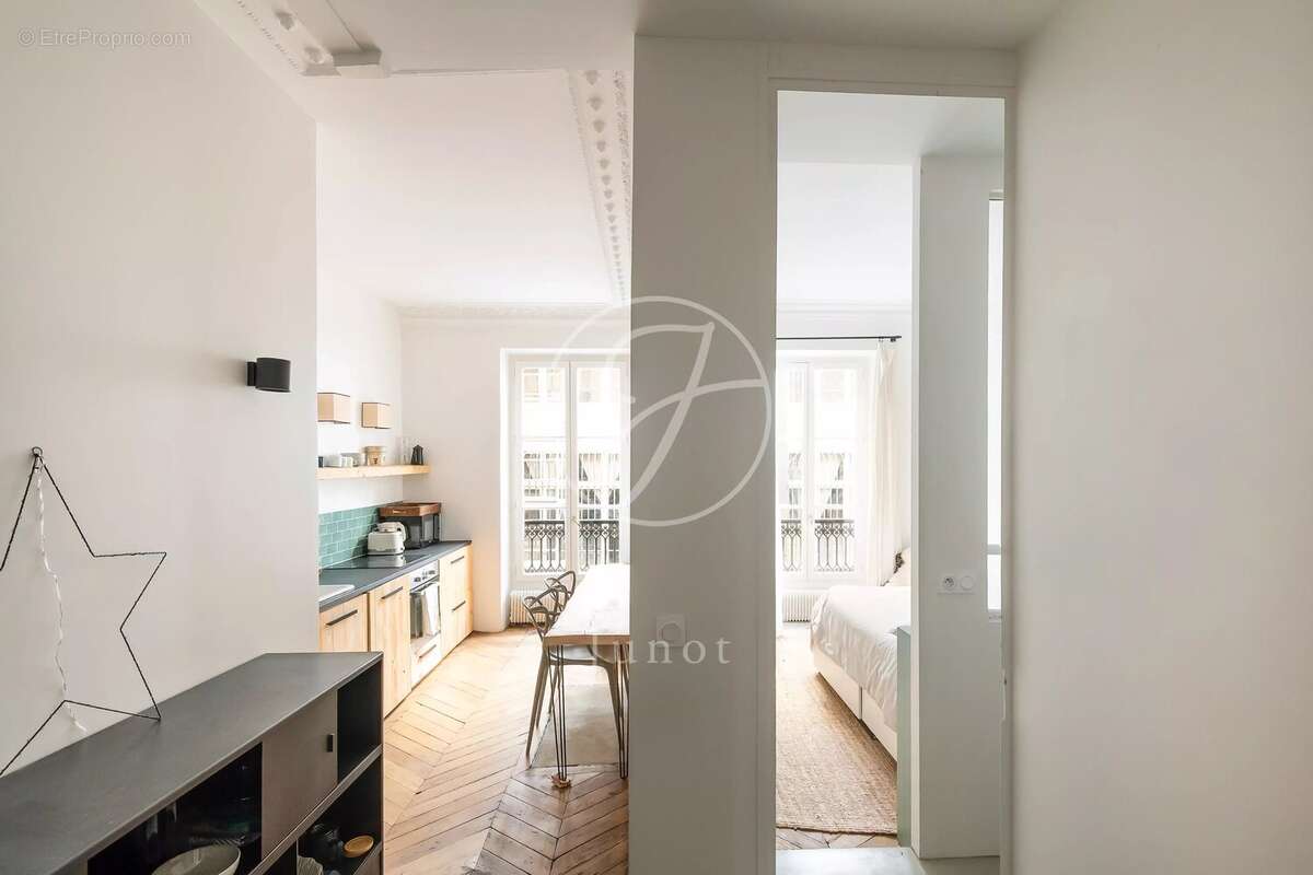 Appartement à PARIS-10E