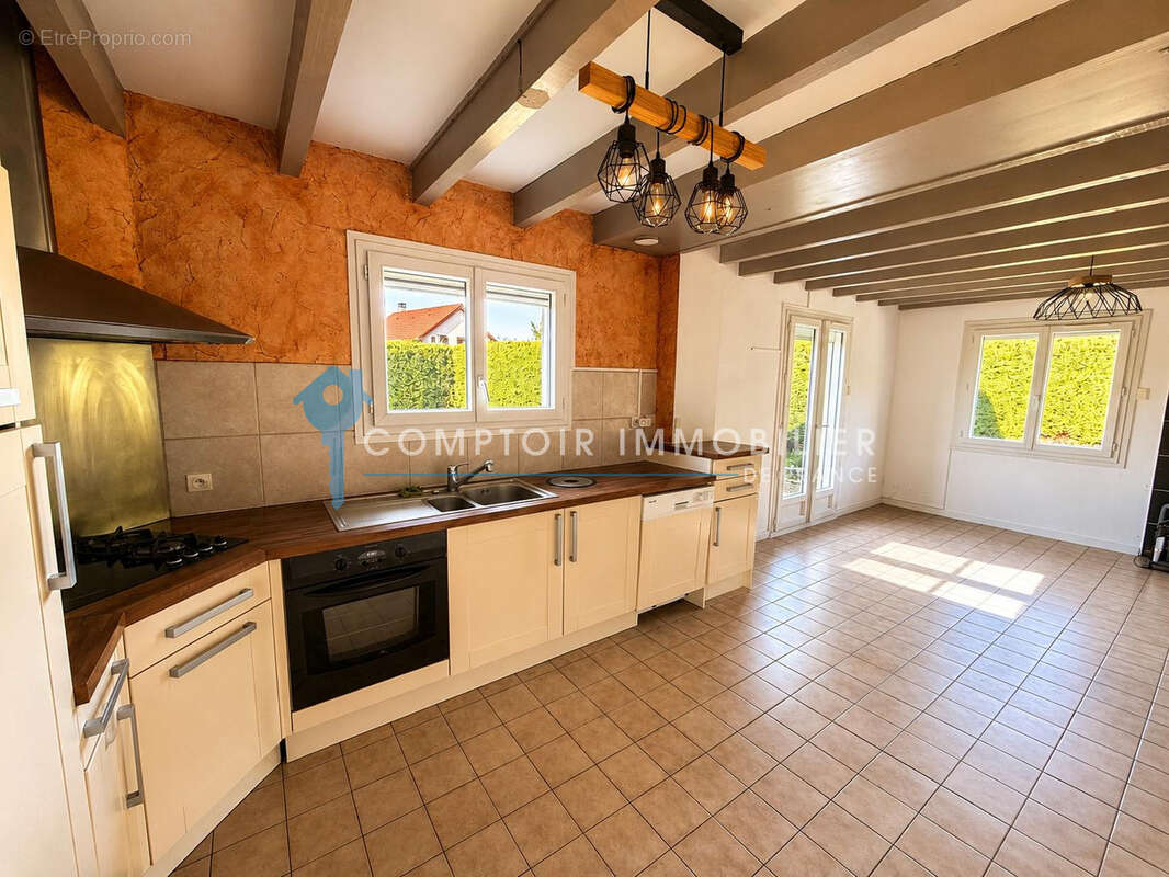 Maison familiale T7 sur la commune de  Montferrat - photo 5
